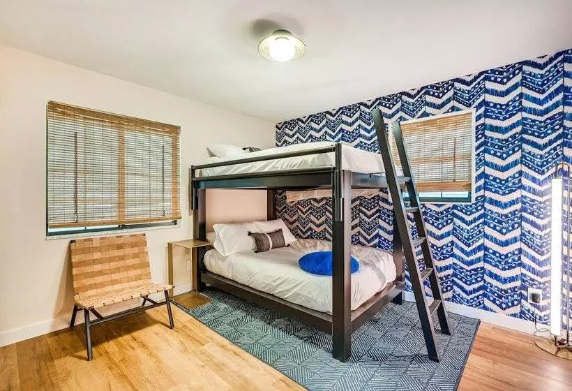 Crystal River Retreat W/ Private Dock & Kayaks!