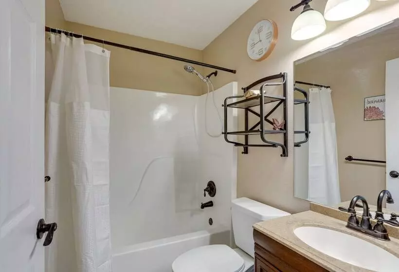 Family Friendly Port St. Lucie Home W/ Pool!