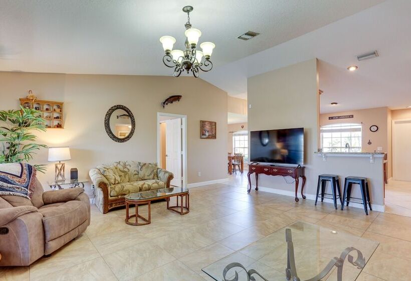 Family Friendly Port St. Lucie Home W/ Pool!