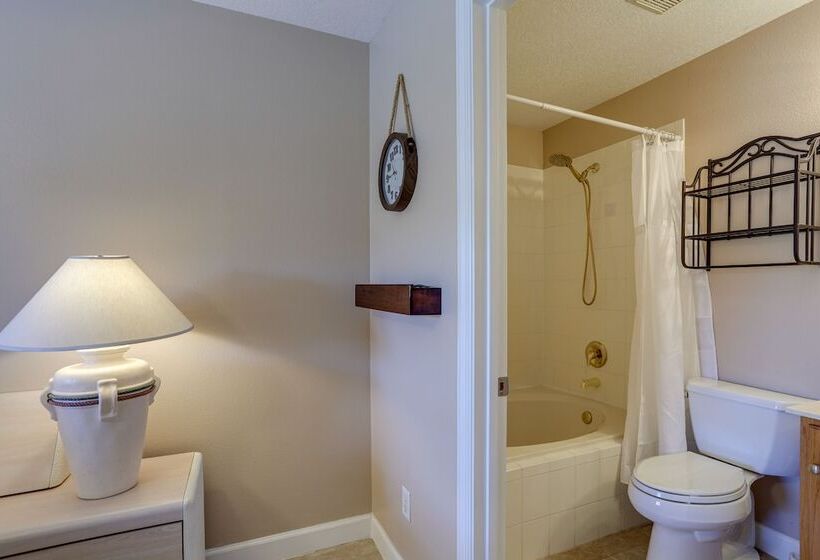 Family Friendly Port St. Lucie Home W/ Pool!