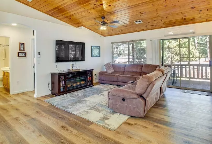 Walk To City Park: Family Friendly Show Low Home