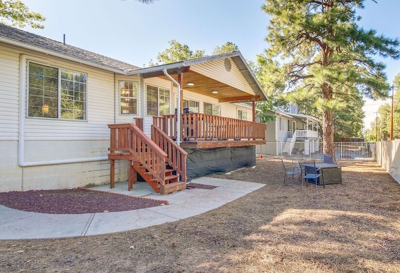 Walk To City Park: Family Friendly Show Low Home