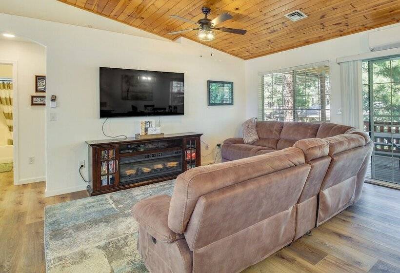 Walk To City Park: Family Friendly Show Low Home