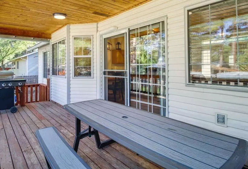 Walk To City Park: Family Friendly Show Low Home