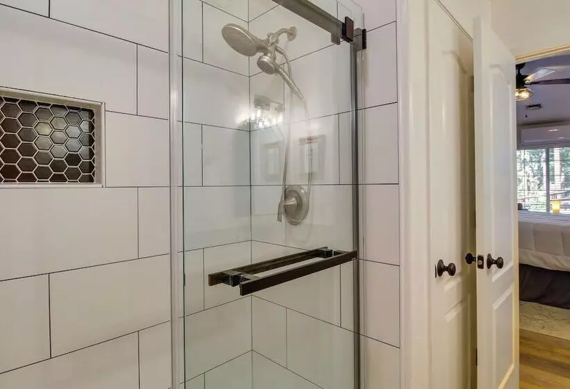 Walk To City Park: Family Friendly Show Low Home