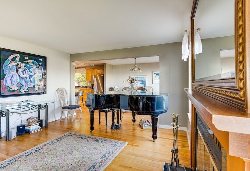 Federal Way Vacation Rental: Bay & Mountain Views!