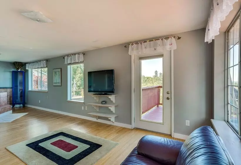 Federal Way Vacation Rental: Bay & Mountain Views!