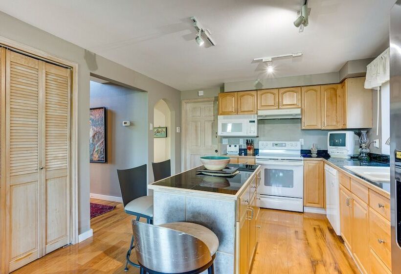 Federal Way Vacation Rental: Bay & Mountain Views!