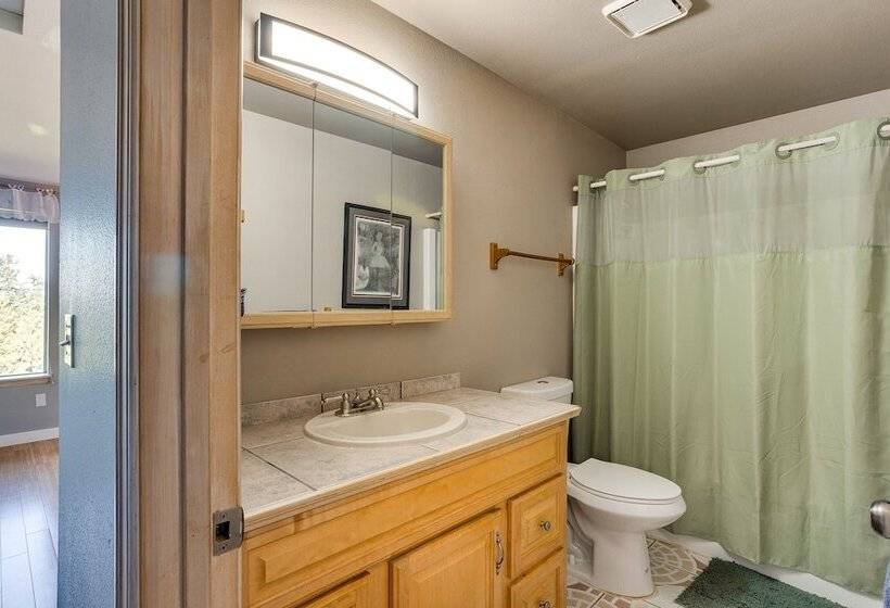 Federal Way Vacation Rental: Bay & Mountain Views!