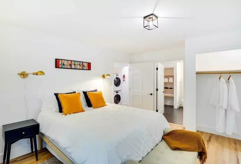 Fully Remodeled Saugerties Retreat On 7 Acres!