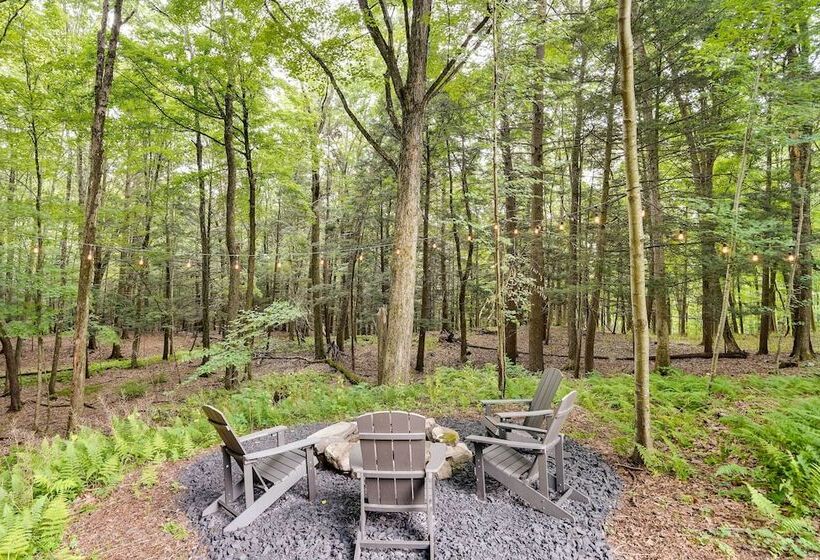 Fully Remodeled Saugerties Retreat On 7 Acres!