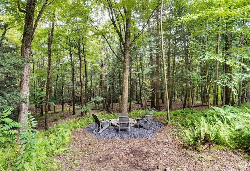 Fully Remodeled Saugerties Retreat On 7 Acres!