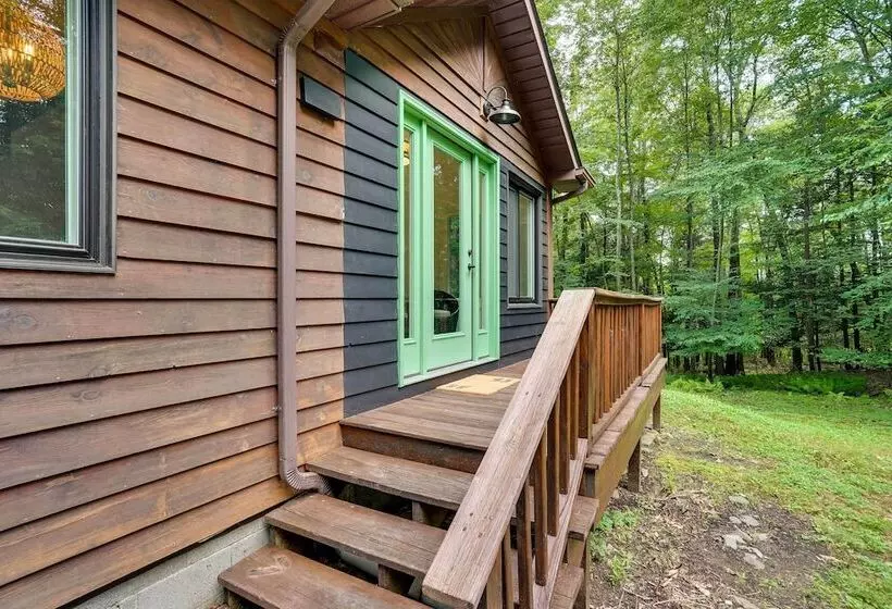 Fully Remodeled Saugerties Retreat On 7 Acres!
