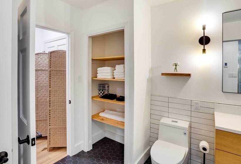 Fully Remodeled Saugerties Retreat On 7 Acres!