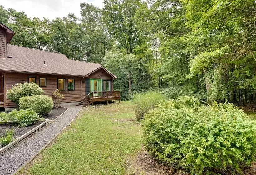 Fully Remodeled Saugerties Retreat On 7 Acres!