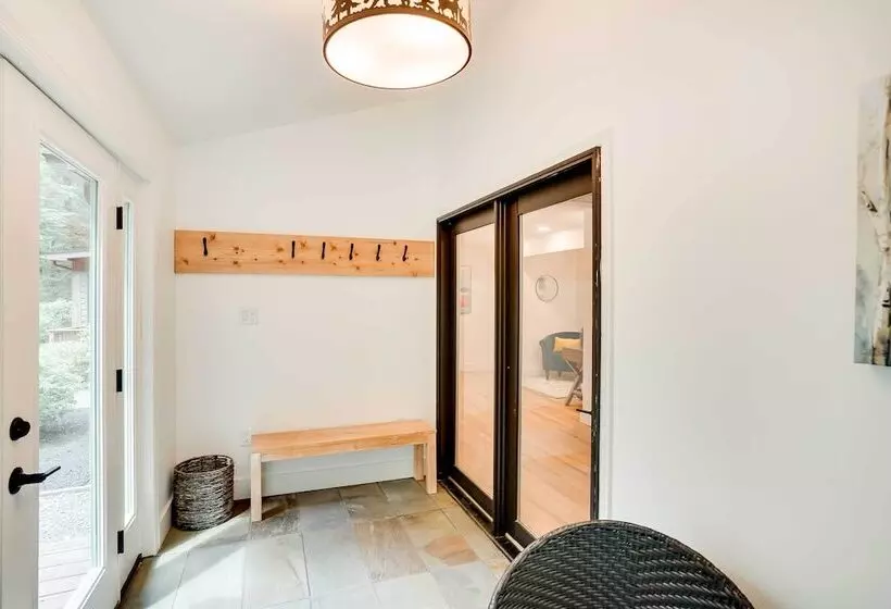 Fully Remodeled Saugerties Retreat On 7 Acres!