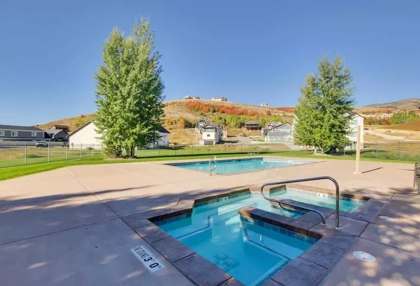 Garden City Vacation Rental: Walk To Bear Lake