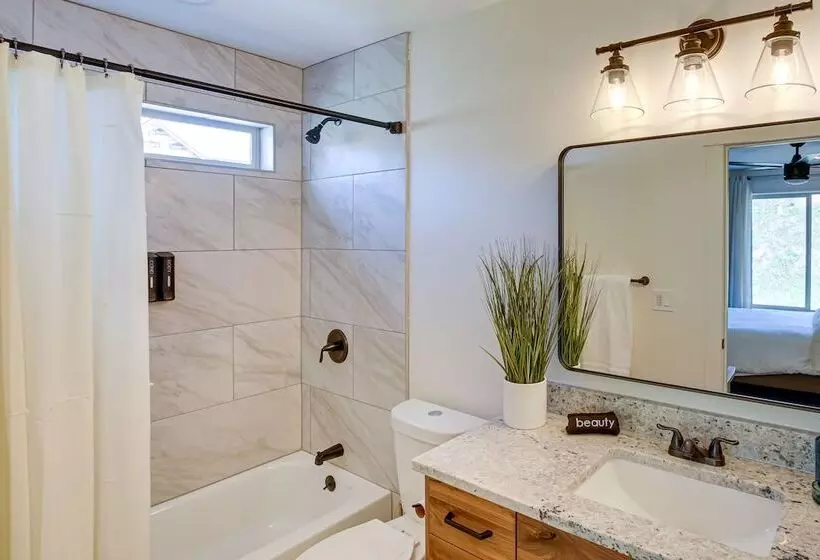 Garden City Vacation Rental: Walk To Bear Lake