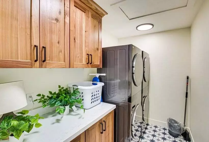 Garden City Vacation Rental: Walk To Bear Lake