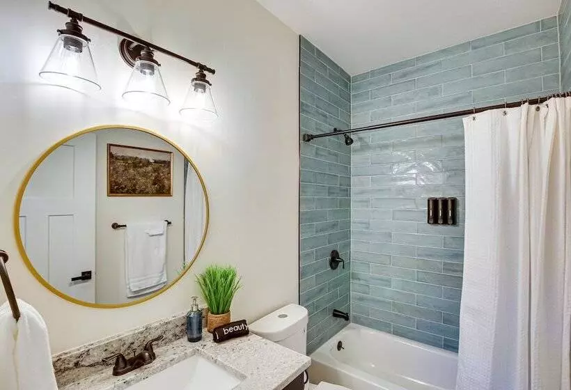 Garden City Vacation Rental: Walk To Bear Lake