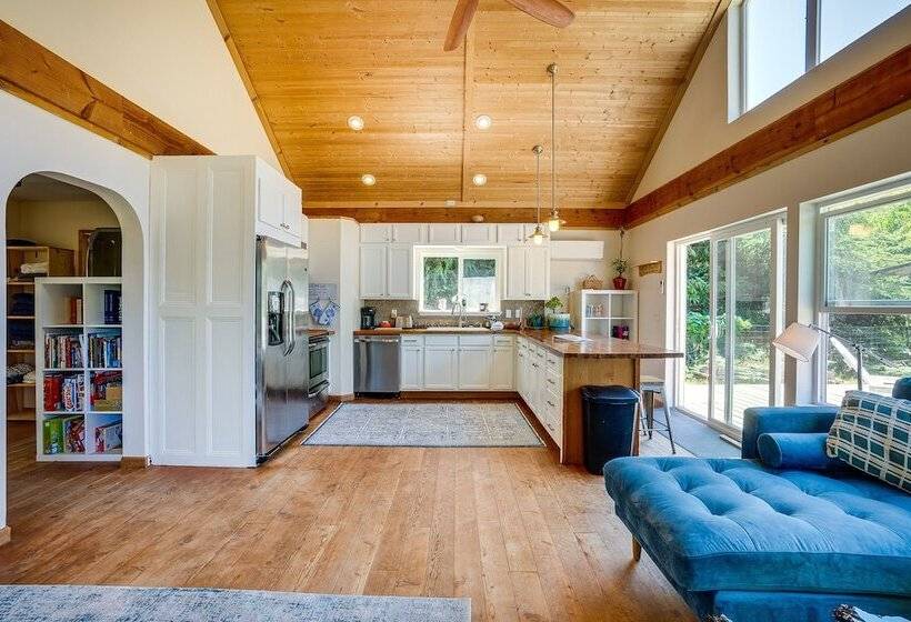 Gold Beach Vacation Rental: Close To Beaches!