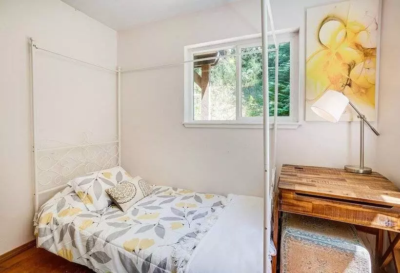 Gold Beach Vacation Rental: Close To Beaches!