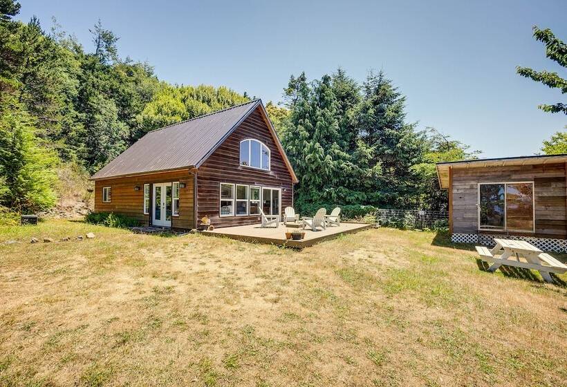 Gold Beach Vacation Rental: Close To Beaches!