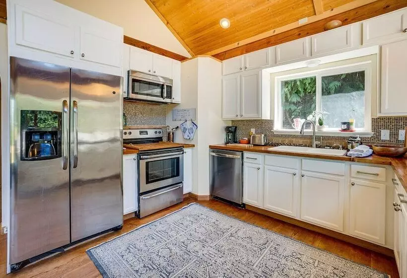 Gold Beach Vacation Rental: Close To Beaches!