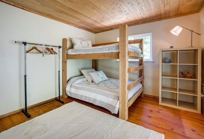 Gold Beach Vacation Rental: Close To Beaches!