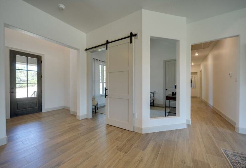 Hill Country Oasis In Spring Branch W/ Patio!