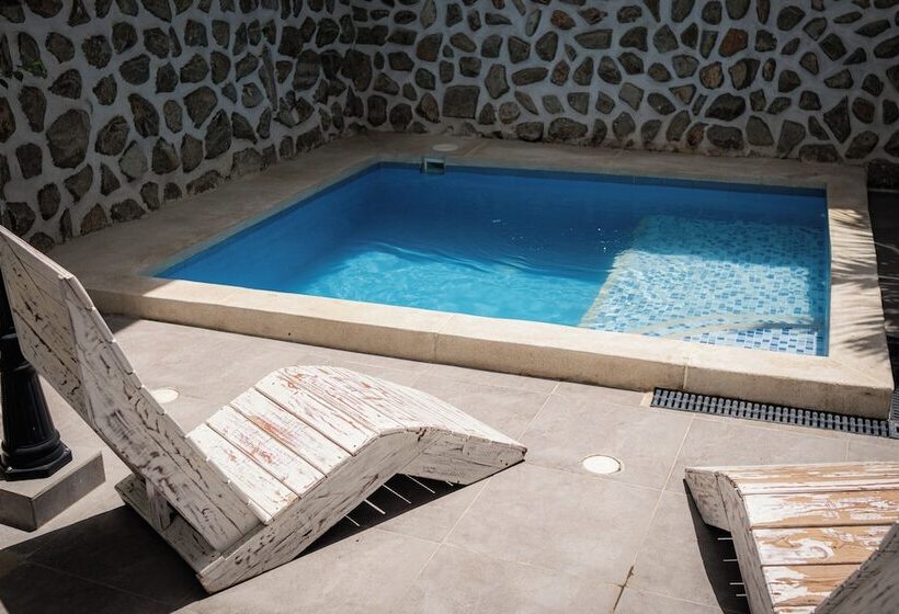 هتل Adaz Mediterraneo