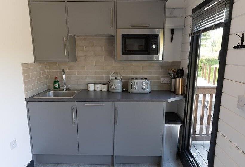 호텔 Beautiful Open Plan Lakeside Lodge In Shearsby