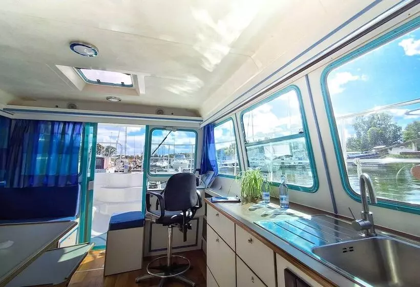 Hotelli Kuhnle Tours Malchin