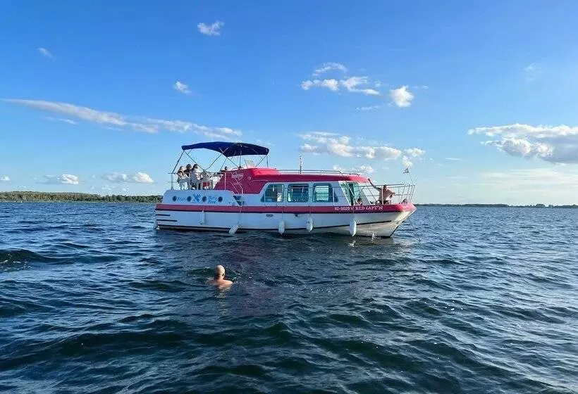 Hotelli Kuhnle Tours Malchin