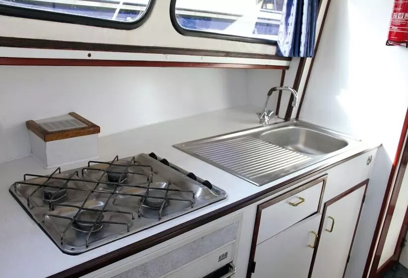 Hotelli Kuhnle Tours Malchin