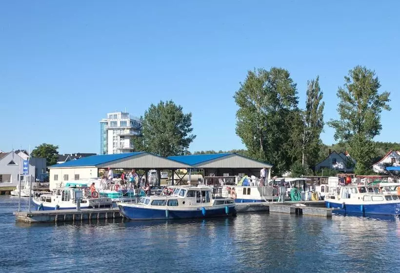 Hotelli Kuhnle Tours Malchin