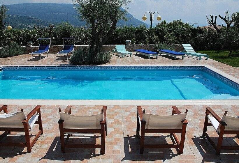 فندق Le Case Della Scogliera