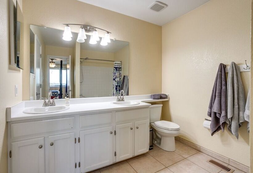 11 Mi To Denver: Pet Friendly Home In Thornton!