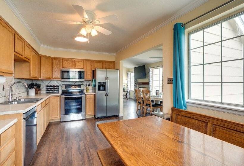 11 Mi To Denver: Pet Friendly Home In Thornton!
