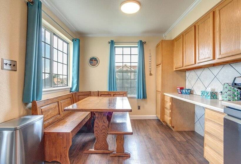 11 Mi To Denver: Pet Friendly Home In Thornton!
