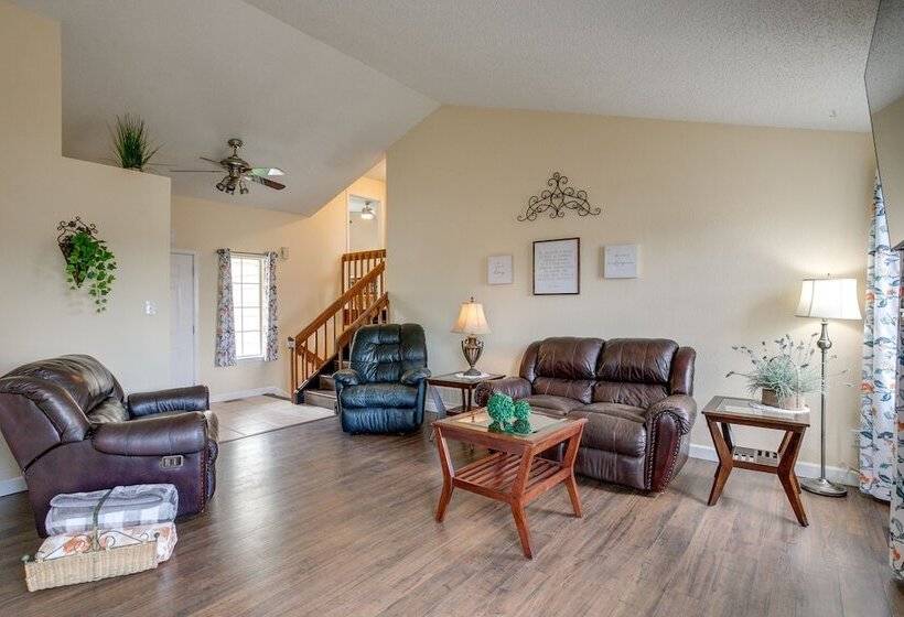 11 Mi To Denver: Pet Friendly Home In Thornton!