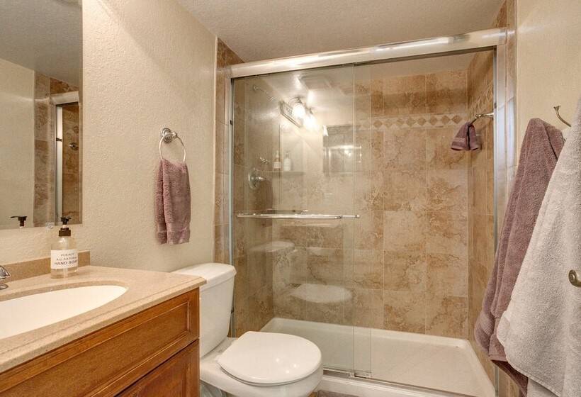 11 Mi To Denver: Pet Friendly Home In Thornton!