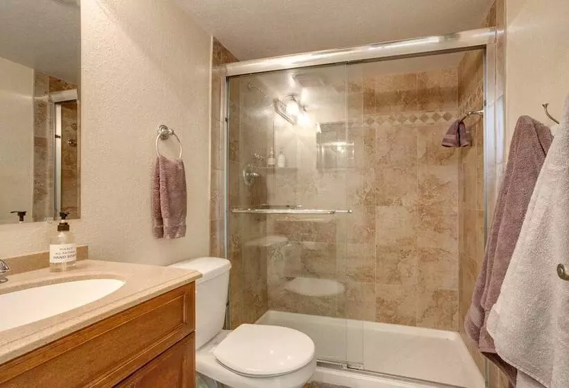 11 Mi To Denver: Pet Friendly Home In Thornton!
