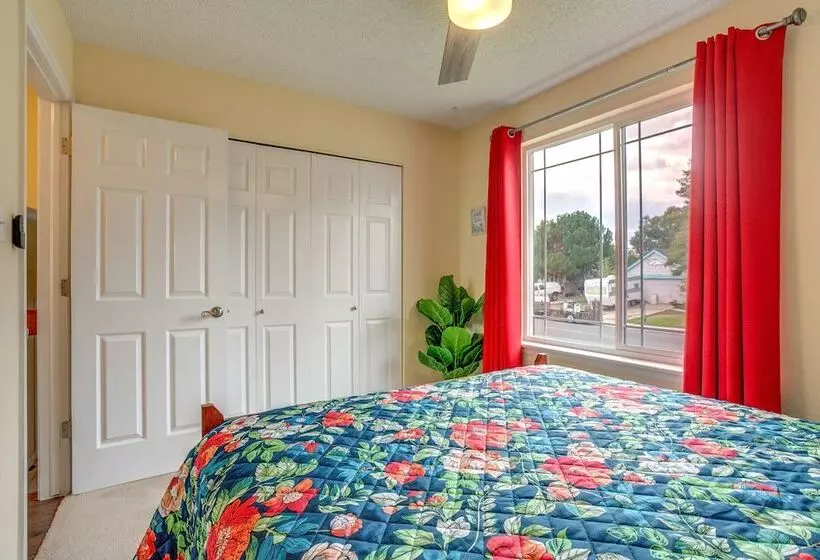 11 Mi To Denver: Pet Friendly Home In Thornton!