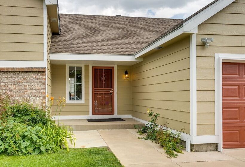 11 Mi To Denver: Pet Friendly Home In Thornton!