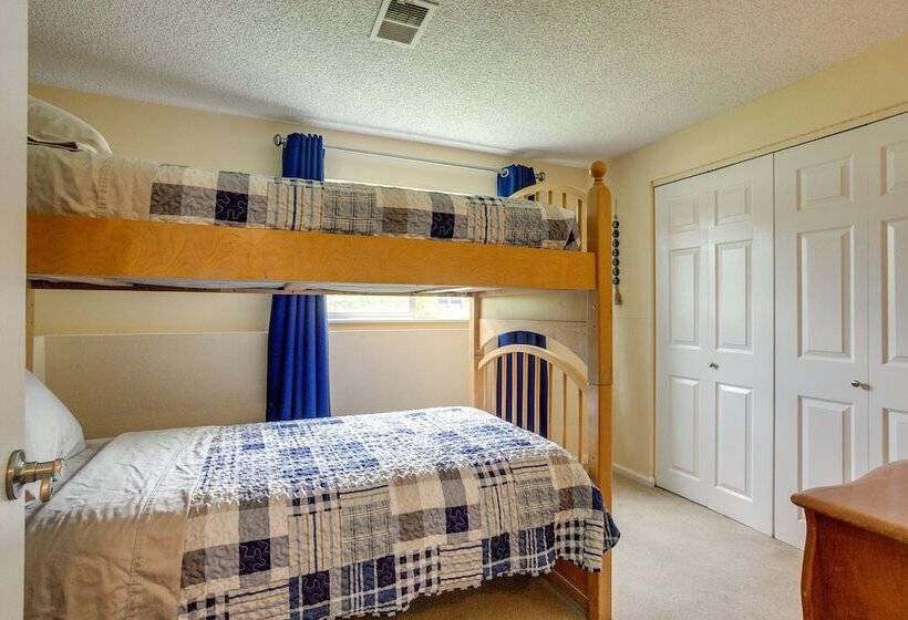 11 Mi To Denver: Pet Friendly Home In Thornton!