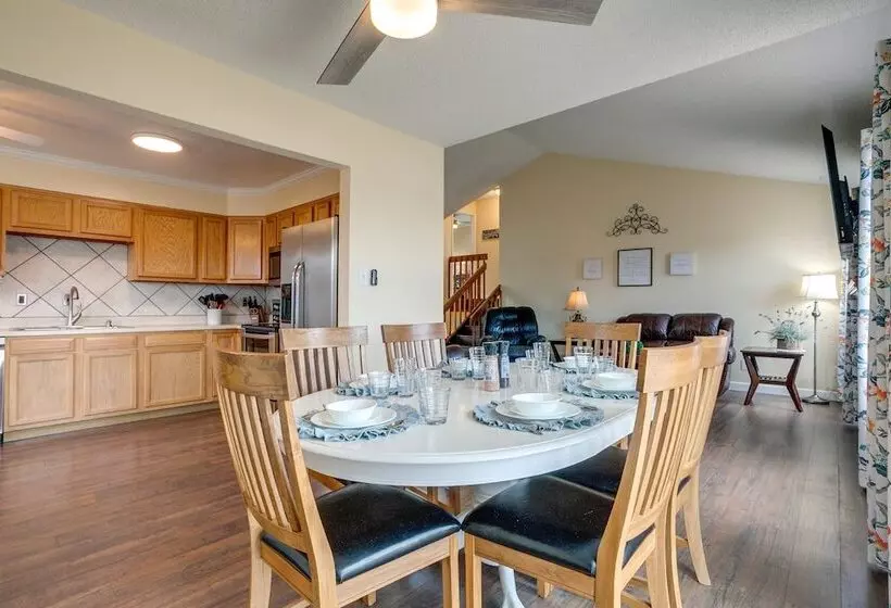 11 Mi To Denver: Pet Friendly Home In Thornton!