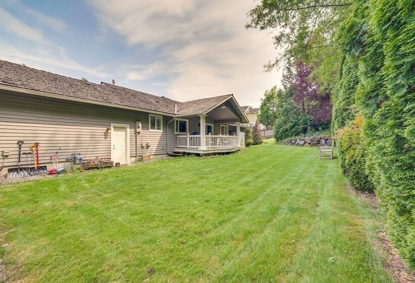 Issaquah Retreat Near Lake Sammamish State Park!