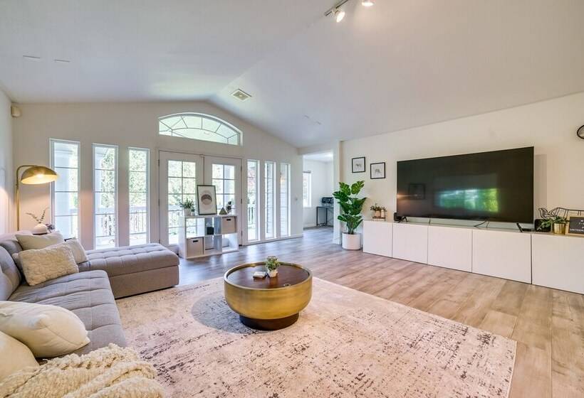 Issaquah Retreat Near Lake Sammamish State Park!