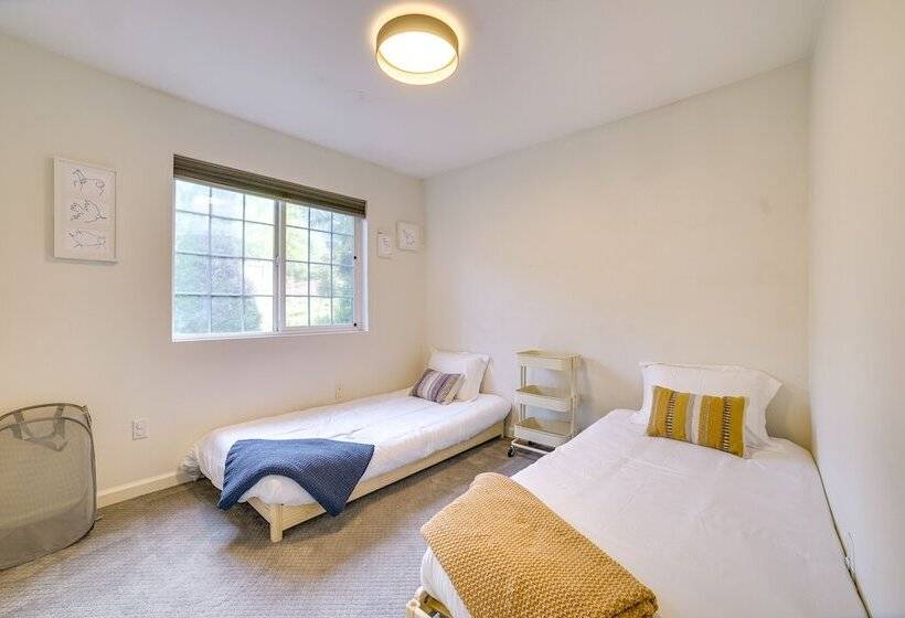 Issaquah Retreat Near Lake Sammamish State Park!